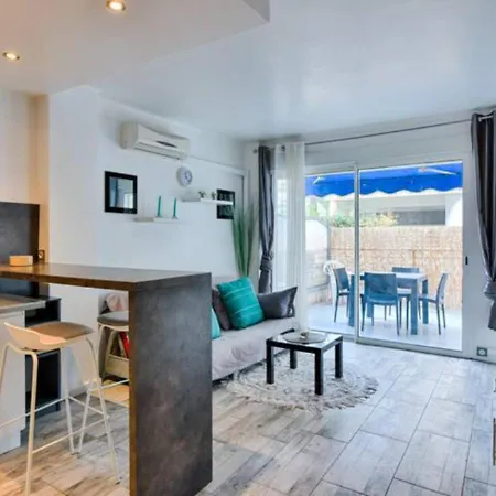 Apartment Le Royal Adorable Avec Terrasse, Parfait Pour Les Couples Et A Deux Pas De La Croisette *