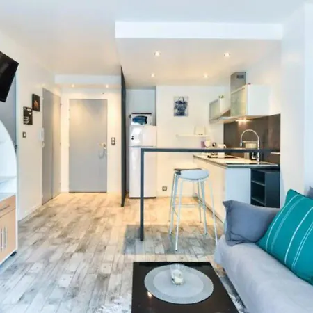 Apartment Le Royal Adorable Avec Terrasse, Parfait Pour Les Couples Et A Deux Pas De La Croisette